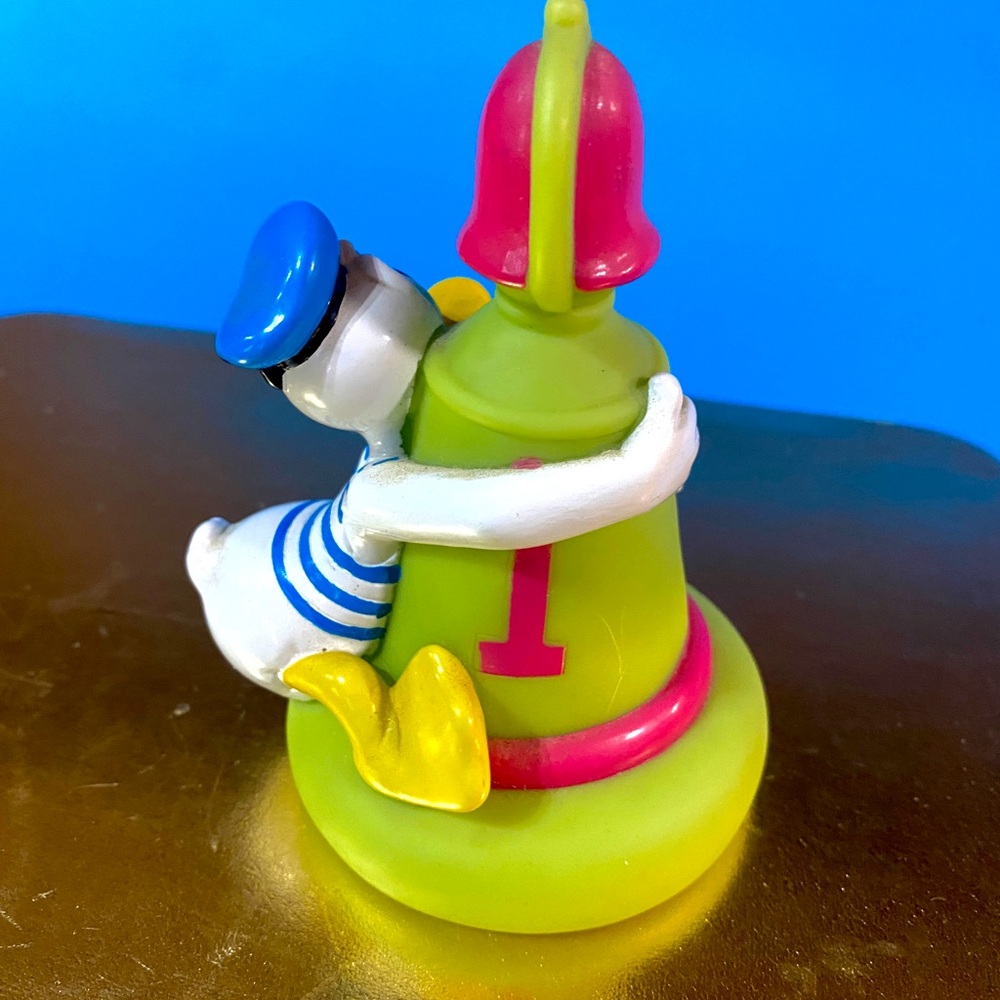 WALT DISNEY VINTAGE DONAL DUCK SAILOR HOLDING BUOY FLOATER BATH TOY BY APPLAUSE - Picture 3 of 8